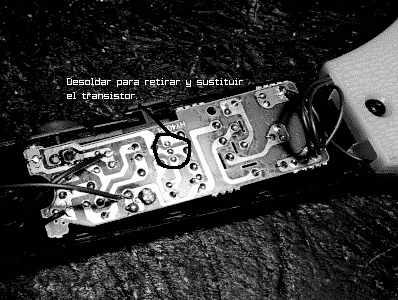 Archivo Gif con foto donde se observa el PCB y el lugar donde desoldar y sustuir el transistor